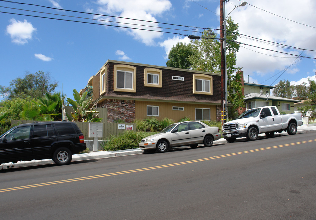 4842 Parks Ave in La Mesa, CA - Building Photo