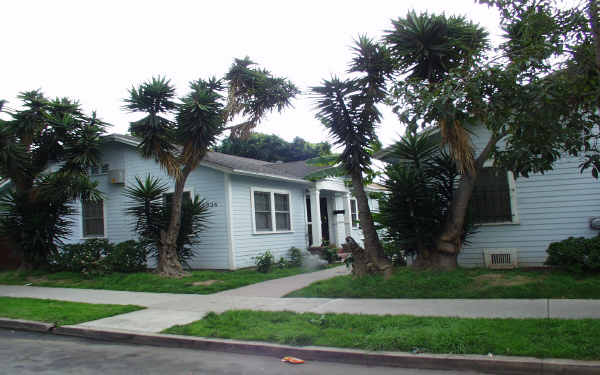 1026 E 5th St in Long Beach, CA - Building Photo - Building Photo