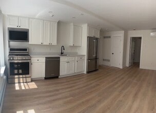 3 State St, Unit A3 in Newburyport, MA - Foto de edificio - Building Photo