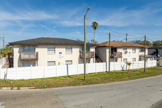 Annie Apartments in Tampa, FL - Foto de edificio - Building Photo