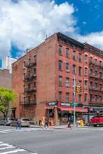 689 Tenth Ave in New York, NY - Building Photo - Building Photo