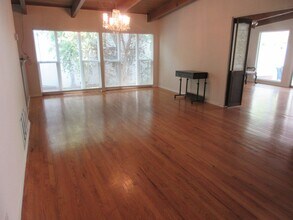 13235 Cumpston St in Los Angeles, CA - Building Photo - Building Photo