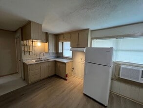 216 Brundrette St in Lake Charles, LA - Building Photo - Building Photo