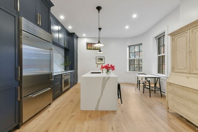 93 Revere St in Boston, MA - Building Photo - Building Photo
