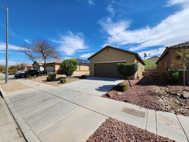 932 Aspen Cliff Dr in Henderson, NV - Building Photo - Building Photo