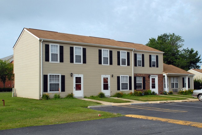 Kent Island Village Apartments in Chester, MD - Foto de edificio - Building Photo