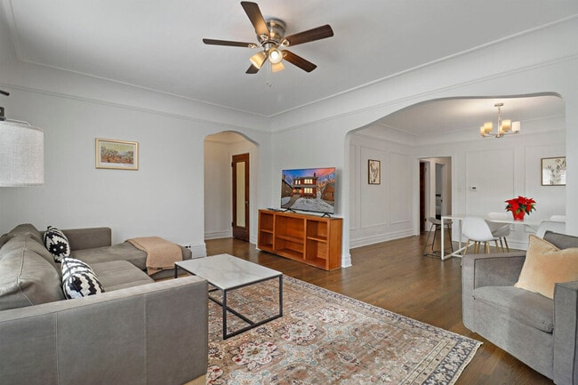 property at 906 W Keith Ave