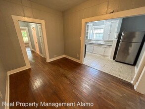 1532 W Ashby Pl in San Antonio, TX - Building Photo - Building Photo