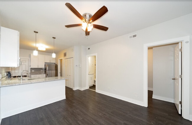 1433 N Cleaver St, Unit 3R