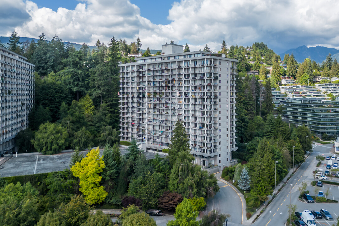 Park Royal Towers in West Vancouver, BC - Building Photo