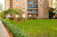 Park City Apartments in Rego Park, NY - Foto de edificio - Building Photo