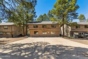 108 E Paseo del Rio in Flagstaff, AZ - Building Photo