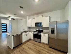 322 Milliner Lp in Hutto, TX - Building Photo - Building Photo