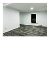 63 Water St in Torrington, CT - Foto de edificio - Building Photo