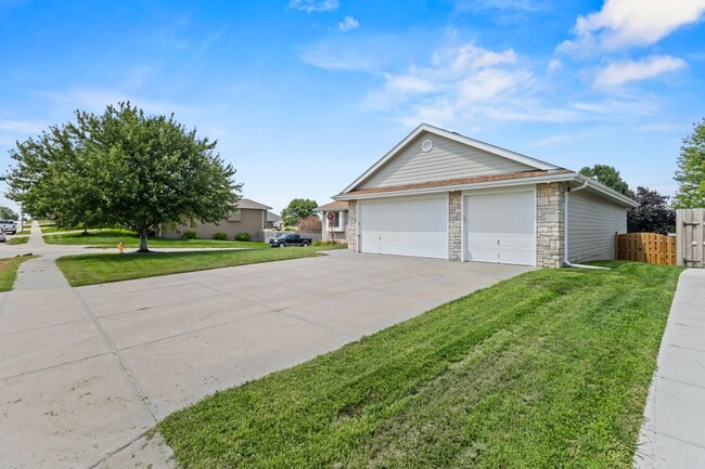 16334 Heather St in Omaha, NE - Building Photo - Building Photo