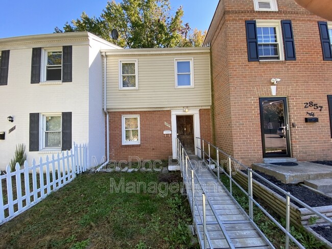 2855 Gloucester Ct in Woodbridge, VA - Building Photo - Building Photo