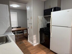 12 Admiral St in Port Jefferson Station, NY - Building Photo - Building Photo