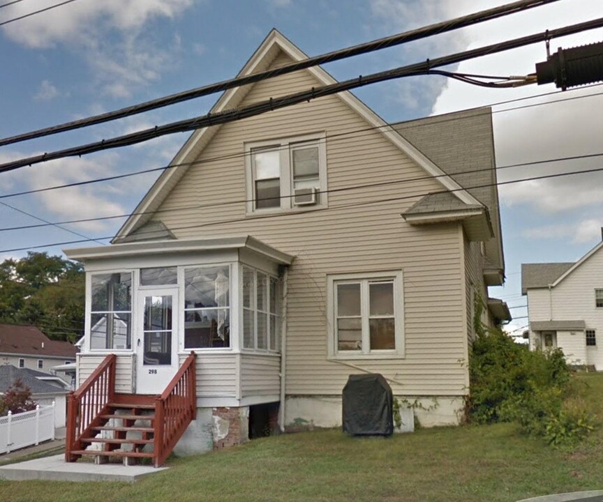 298 Bleloch Ave in Peekskill, NY - Building Photo