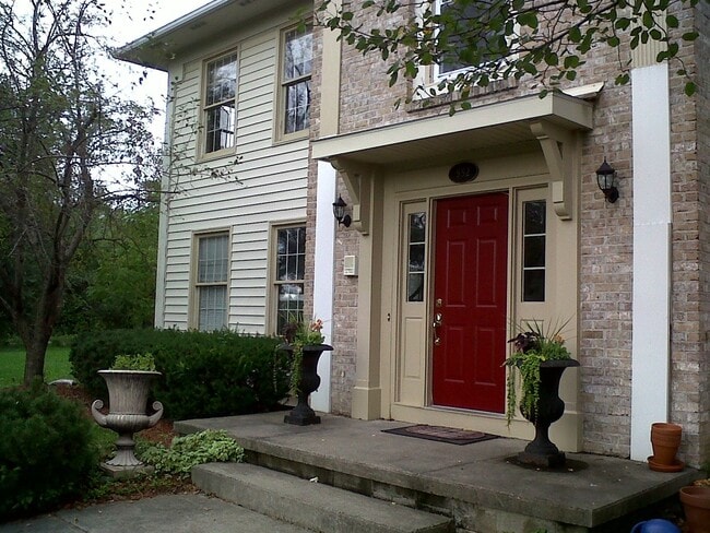 552 Mendon Rd in Pittsford, NY - Building Photo - Building Photo