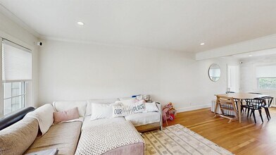 170 Wetherill Rd in Garden City, NY - Building Photo - Building Photo