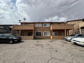 6940 Hopkins Dr in Las Vegas, NV - Building Photo