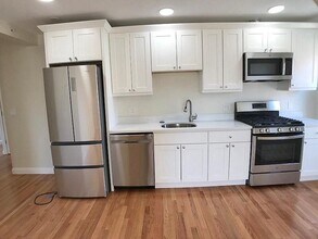 12 Harris St in Brookline, MA - Building Photo - Building Photo