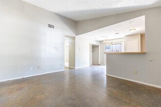 6201 Berkett Cove in Austin, TX - Building Photo - Building Photo