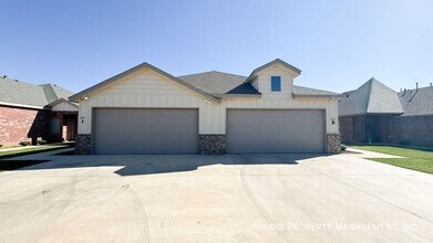 2017 102nd St in Lubbock, TX - Foto de edificio - Building Photo