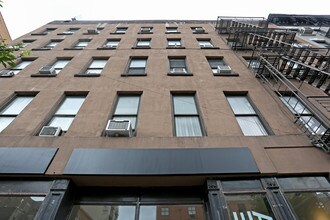 293 Mott St in New York, NY - Foto de edificio - Building Photo
