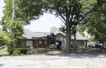 Mulberry Court Apartments in Greenville, SC - Building Photo - Building Photo
