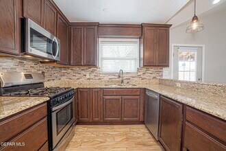 8208 Edgemere Blvd in El Paso, TX - Building Photo - Building Photo