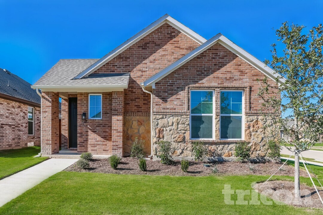 8121 Brookhaven Dr in McKinney, TX - Building Photo