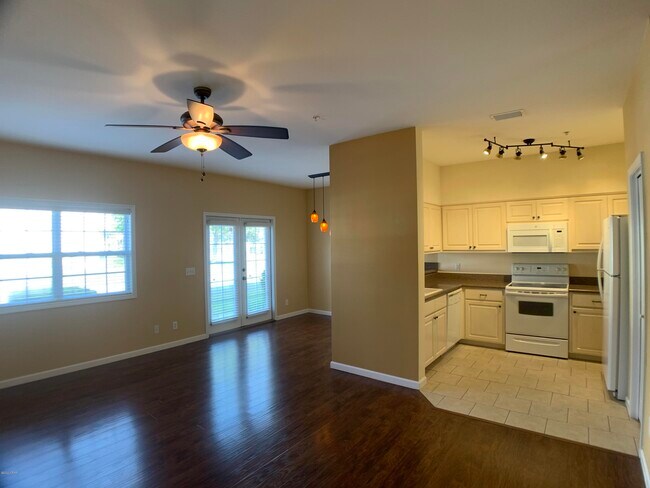 1702 Annabellas Dr in Panama City Beach, FL - Building Photo - Building Photo