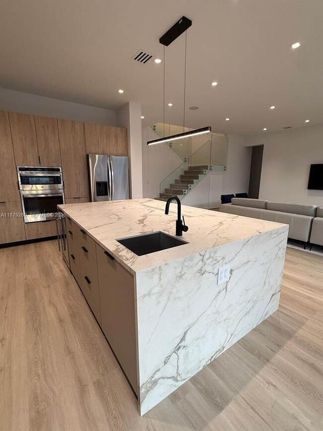 5371 SW 32nd Terrace in Miramar, FL - Building Photo - Building Photo