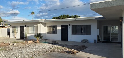 4444 E Sunny Dunes Rd, Unit 2 in Palm Springs, CA - Building Photo - Building Photo