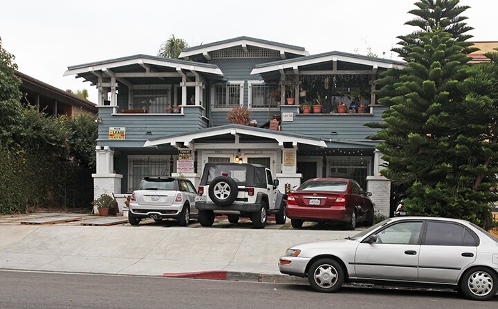 1546 Cassil Pl in Los Angeles, CA - Foto de edificio