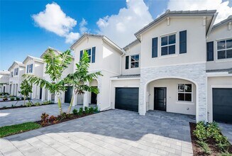 2642 SE 10th St in Homestead, FL - Building Photo - Building Photo