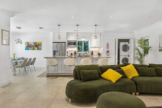 11121 Griffing Blvd in Biscayne Park, FL - Building Photo - Building Photo