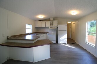 98 Cameron Cir in Muscle Shoals, AL - Building Photo - Building Photo