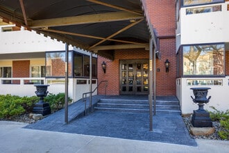 Co-Op in Des Moines, IA - Building Photo - Building Photo