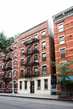 348 W 49th St in New York, NY - Building Photo - Building Photo