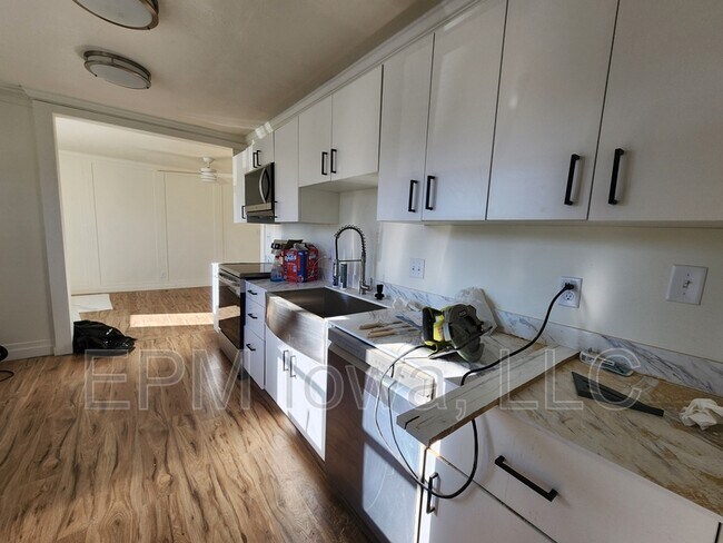 4915 Weiden Rd in Waterloo, IA - Building Photo - Building Photo