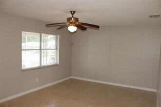 1641 Lucy Terry Ave in Apopka, FL - Foto de edificio - Building Photo
