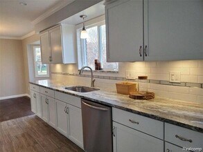 15596 Nola Cir in Livonia, MI - Building Photo - Building Photo