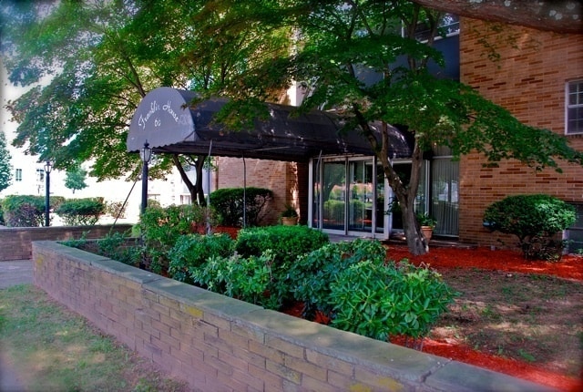 Franklin House in New Britain, CT - Building Photo