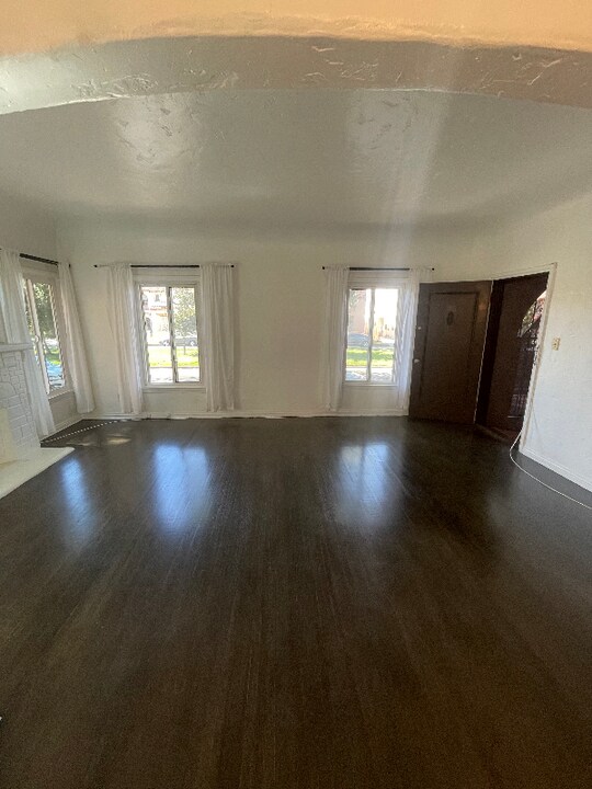 4308 8th Ave in Los Angeles, CA - Building Photo