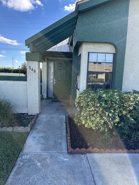 548 SW Sara Blvd in Port St. Lucie, FL - Building Photo