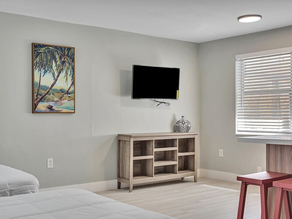318 Walnut St in Hollywood, FL - Building Photo