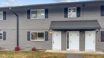 2215 Washington Pike in Knoxville, TN - Building Photo