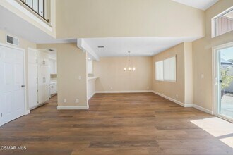 2060 Shoemaker Ln in Thousand Oaks, CA - Building Photo - Building Photo